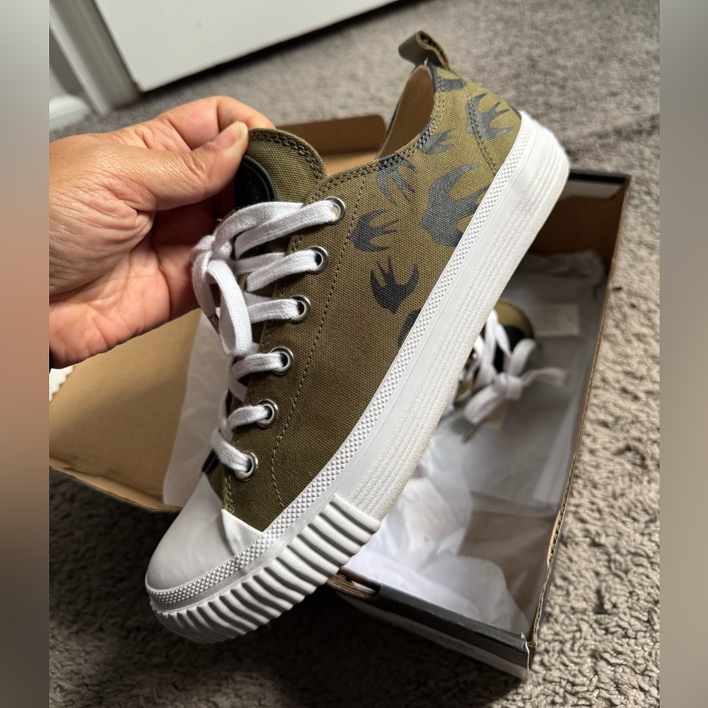 McQ by Alexander McQueen - Low Canvas, Swallow sneakers Eu-40/ W-10 (WORN)